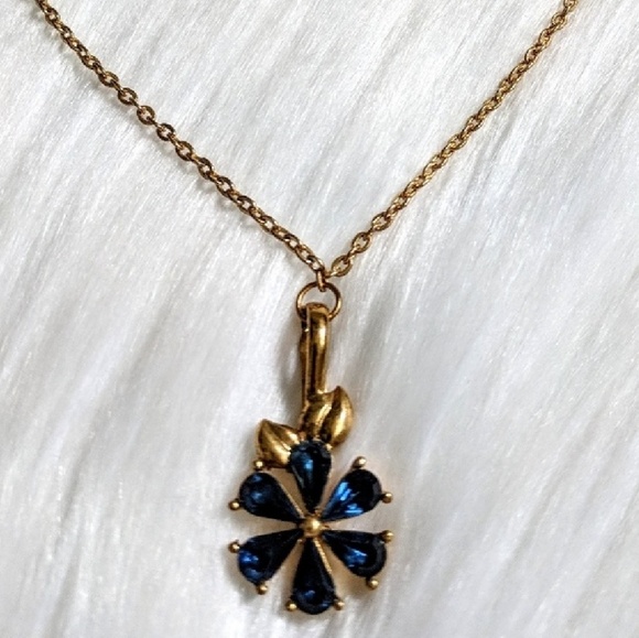 marvella Jewelry - Marvella Stamped Flower Pendant marvella Jewelry - Marvella Stamped Flower Pendant